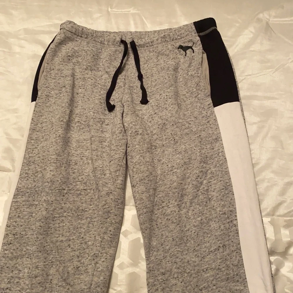 Victoria secret PINK Sweatpants grey/black/white - Picture 2 of 4